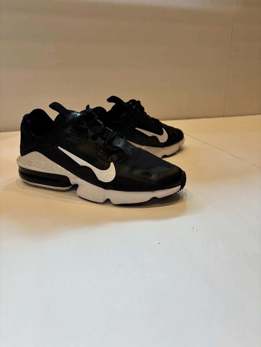 Nike Women’s Air Max Bolt Sneakers Black White /SZ:  6